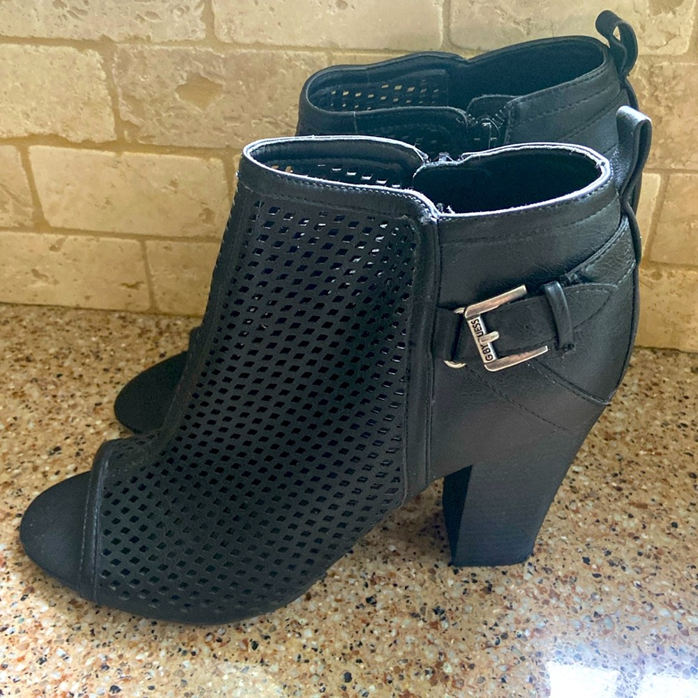 G by Guess women’s size 9M open toe black booties
